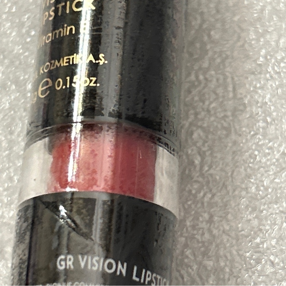 GR GOLDEN ROSE Lipstick Matte Velvet Lipstick 121 new MANUFACTURED SEALED (RED)